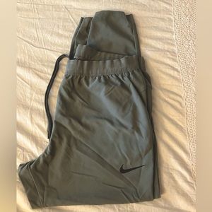 Nike Drifit joggers